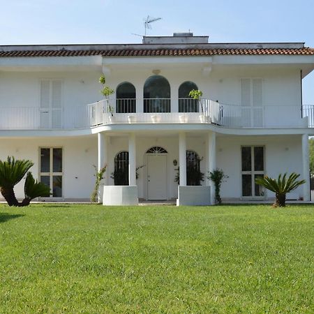 Casa Blanca B&B Latina Exterior foto